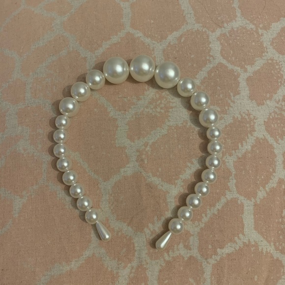 🌸Pearl Headband🌸 - Picture 2 of 3